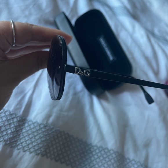 Dolce & Gabbana sunglasses - Picture 3 of 5
